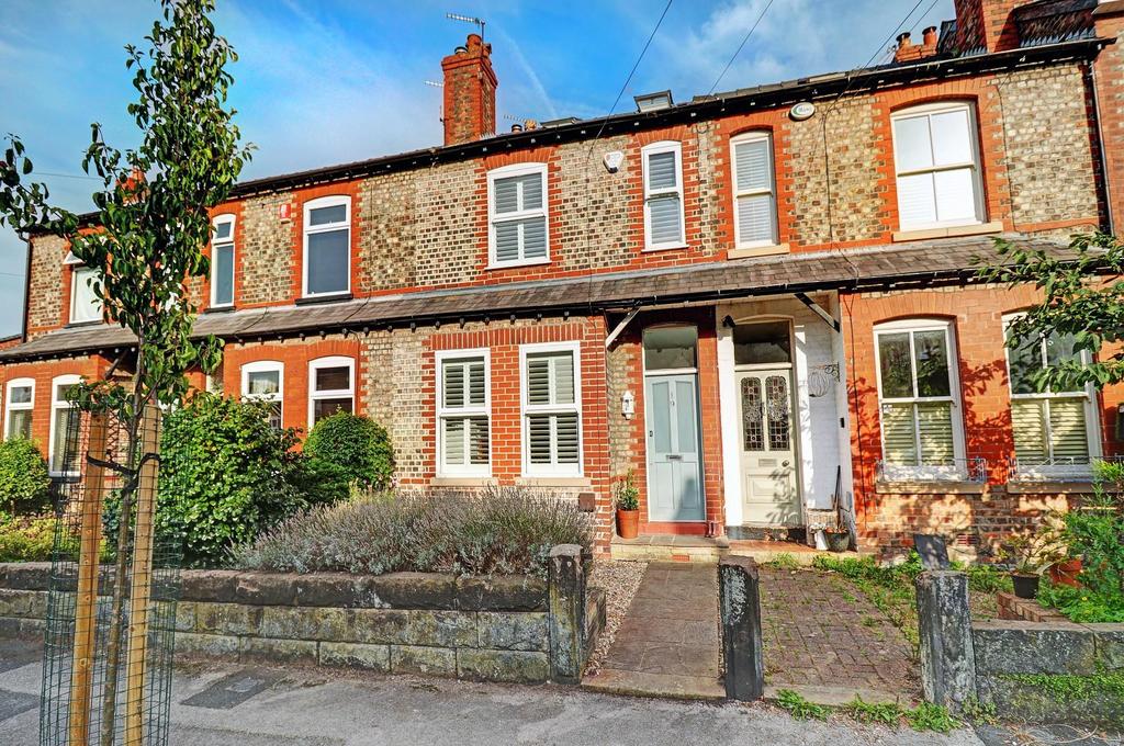 Finchley Road, Hale 3 bed terraced house for sale £625,000
