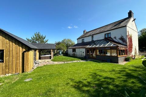 3 bedroom property with land for sale - Nantycaws, Carmarthen, SA32