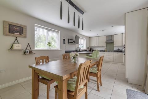 17 Betournay Close, Raunds, Wellingborough, NN9 6FD