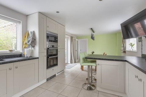 17 Betournay Close, Raunds, Wellingborough, NN9 6FD