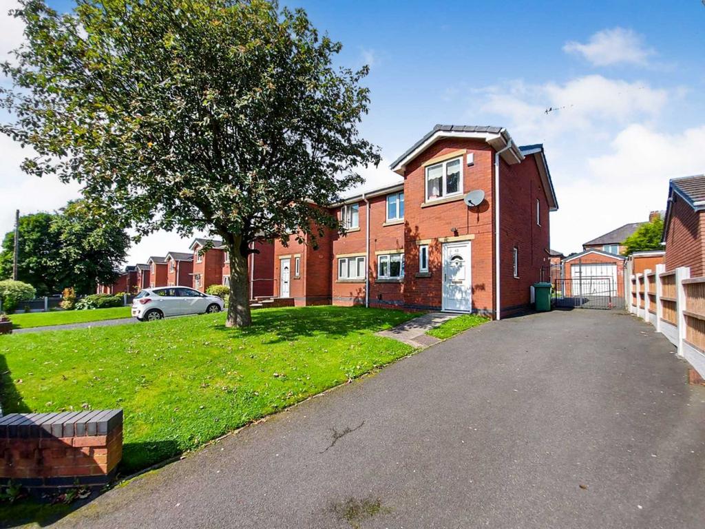 Ullswater Avenue, St Helens 3 bed semidetached house for sale £175,000