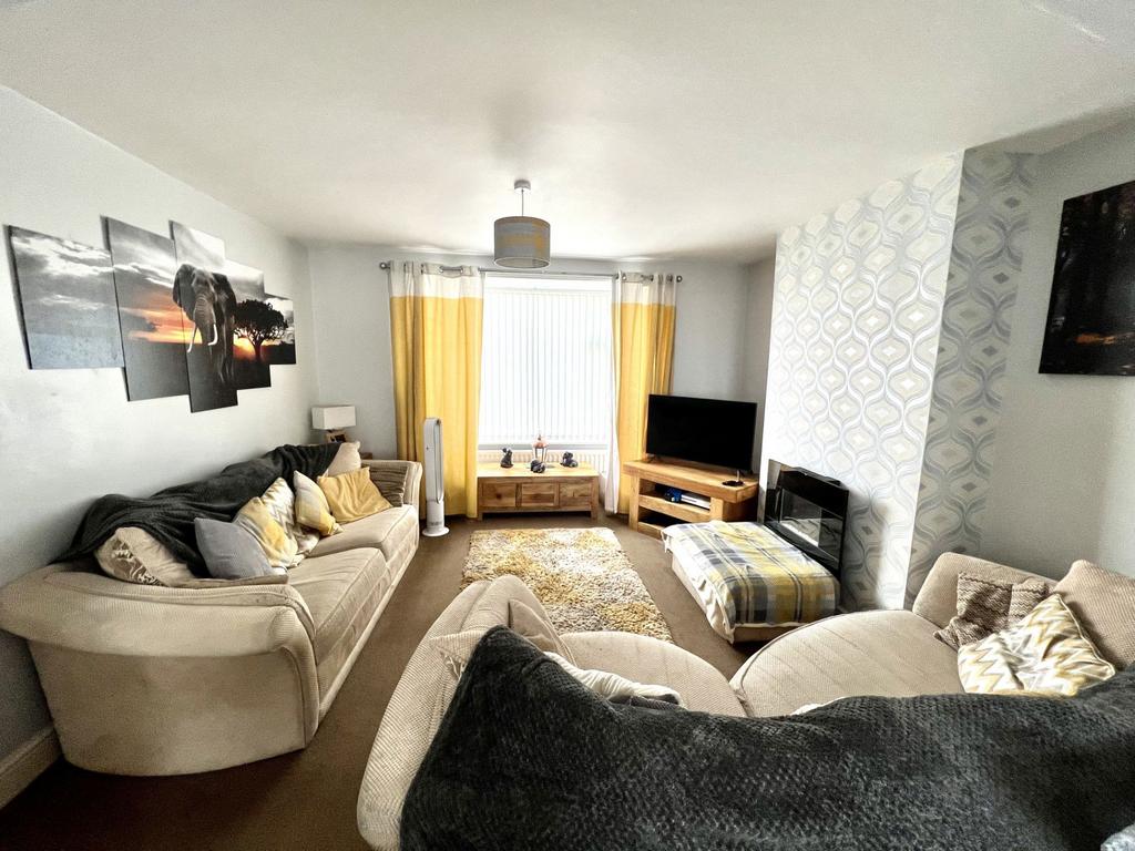 Radstock Avenue, Roseworth, Stockton, StocktononTees, TS19 9EB 3 bed