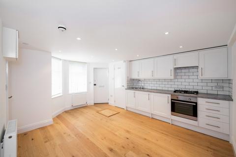 Studio to rent, Sotheby Road, Highbury, N5