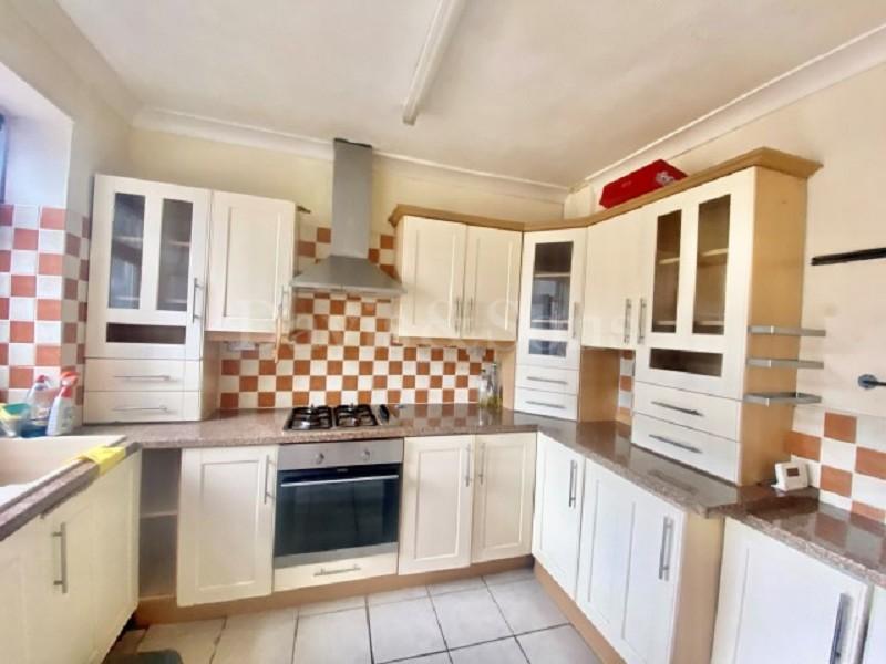 Maesglas Road, Newport. NP20 3DH 3 bed semidetached house for sale £