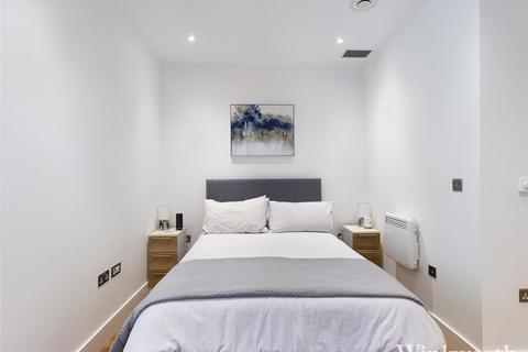 Studio to rent, West Gate, Ealing, London, UK, W5