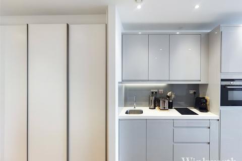 Studio to rent, West Gate, Ealing, London, UK, W5