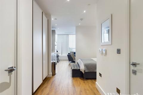 Studio to rent, West Gate, Ealing, London, UK, W5