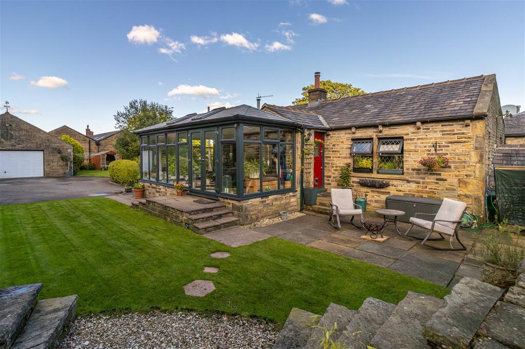 The Coach House, Denshaw, Saddleworth 4 bed detached house for sale £