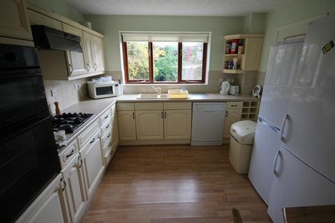 6 bedroom semi-detached house to rent, Available May 24 - 1 Room - Stotfield Avenue