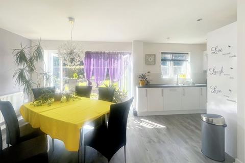 17 Aydon Square, Blyth, NE24 4LA