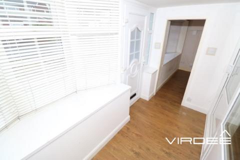 3 bedroom semi-detached house for sale - Ipswich Crescent, Great Barr, West Midlands, B42