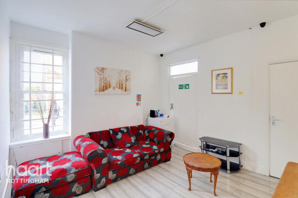 Holgate Road, The Meadows 7 bed semidetached house for sale £325,000