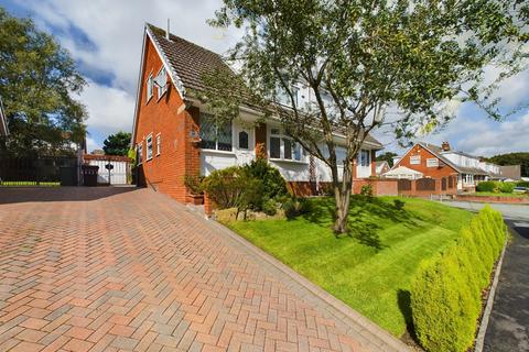 3 bedroom semi-detached house to rent, Dereham Way, Winstanley, Wigan, WN3