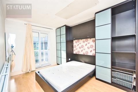4 bedroom maisonette to rent - Pigott Street, Off Burdett Rd, Mile End, East London, E14