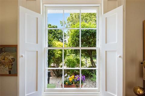 2 Alma Terrace, London, SW18 3HT