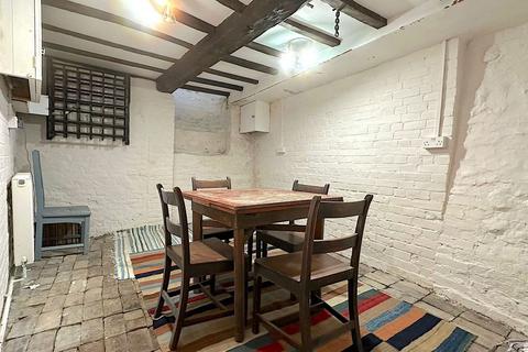 18 Abbey Street, Faversham, ME13 7BE