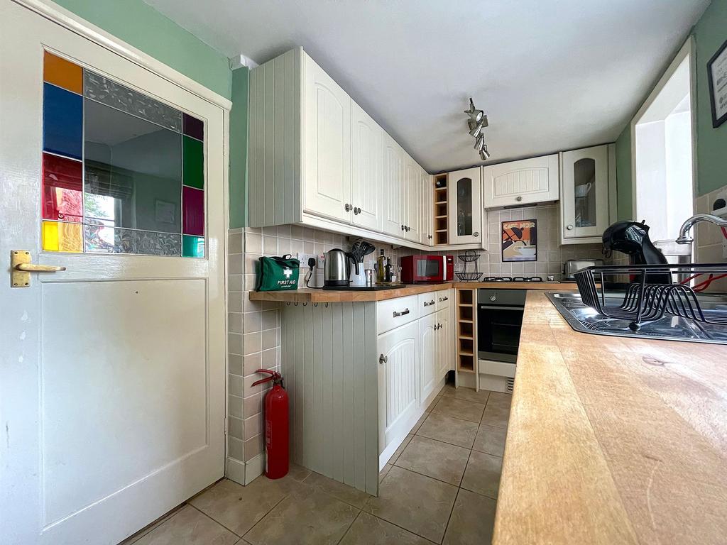 Kitchen (2)