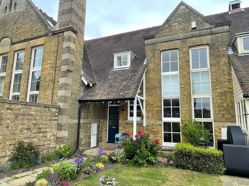 Ethelbert Road, Faversham, ME13 2 bed terraced house for sale £395,000