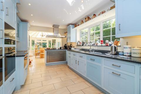 5 bedroom detached house for sale - Manor Close, Penn, HP10