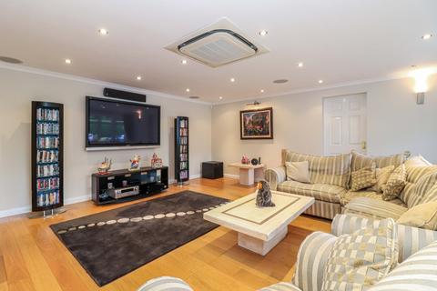 undefined, Manor Close, Penn, HP10