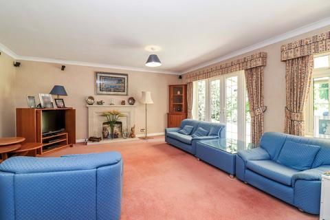 undefined, Manor Close, Penn, HP10