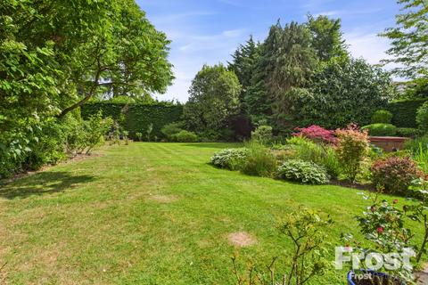 undefined, Manor Close, Penn, HP10