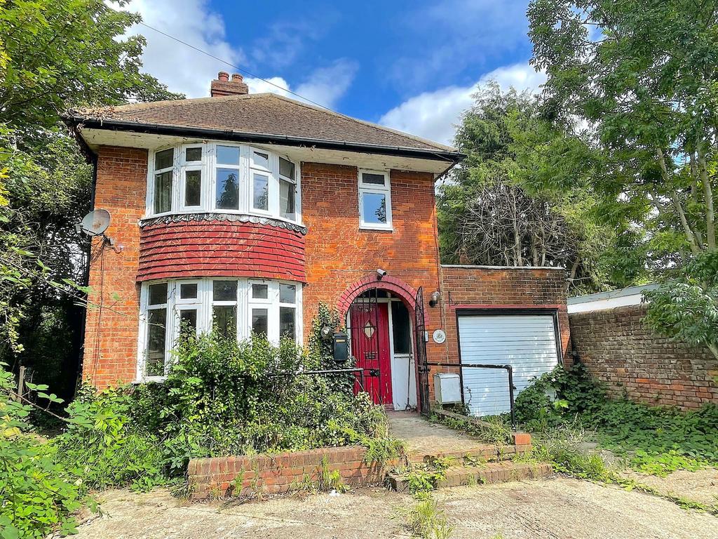 Ospringe Street, Faversham, ME13 3 bed detached house for sale £310,000