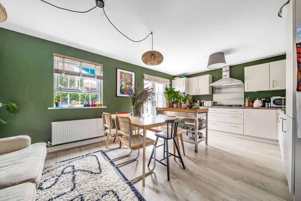 Kitchen/Dining Room (3)