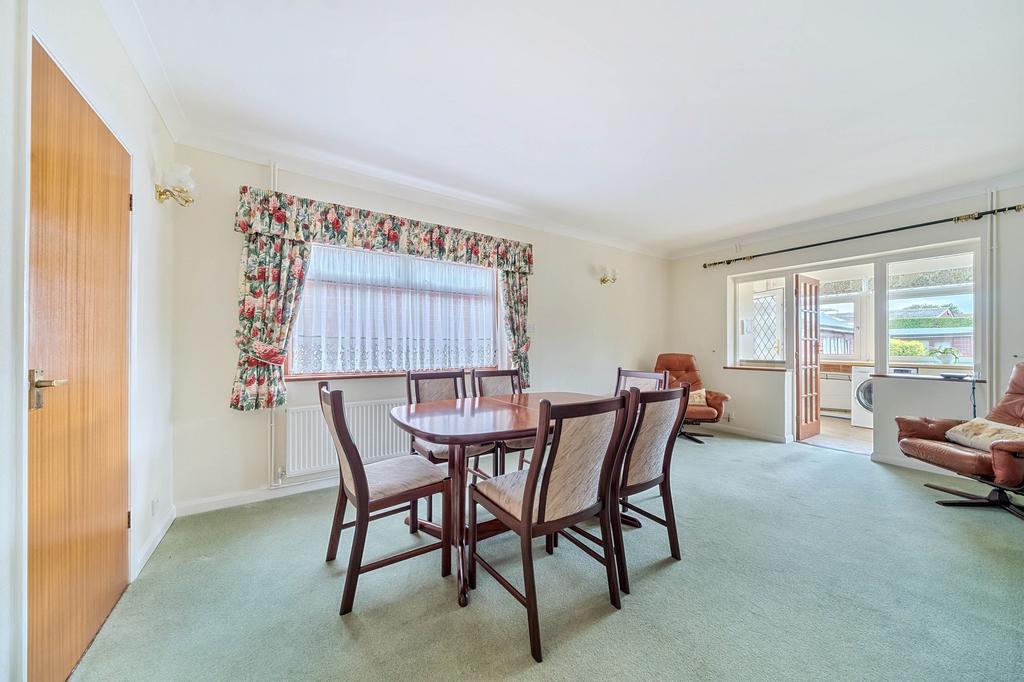 Abbey Fields, Faversham, ME13 2 bed detached bungalow for sale £475,000