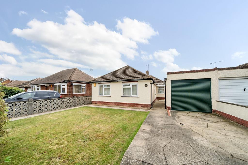 Abbey Fields, Faversham, ME13 2 bed detached bungalow for sale £450,000