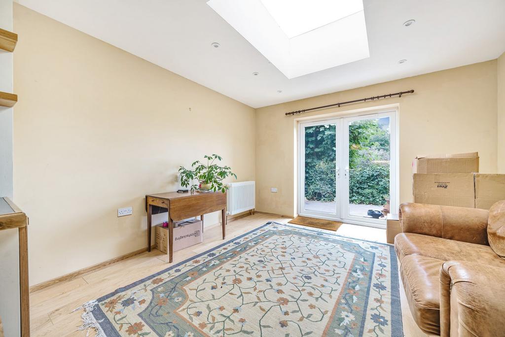 Kitchen/Dining Room (3)