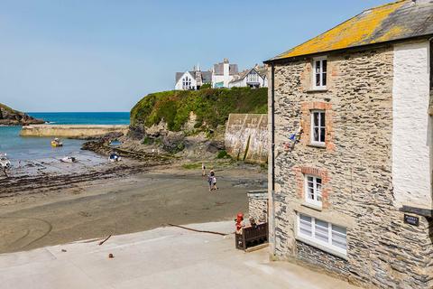 2 bedroom end of terrace house for sale, Market House, Port Isaac