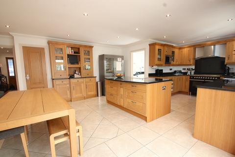 5 bedroom detached house for sale, Highland Road, Badgers Mount, TN14