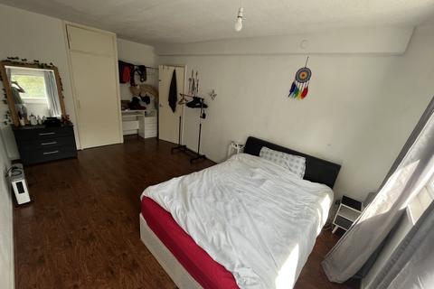 2 bedroom flat to rent, Civic Close, Birmingham B1