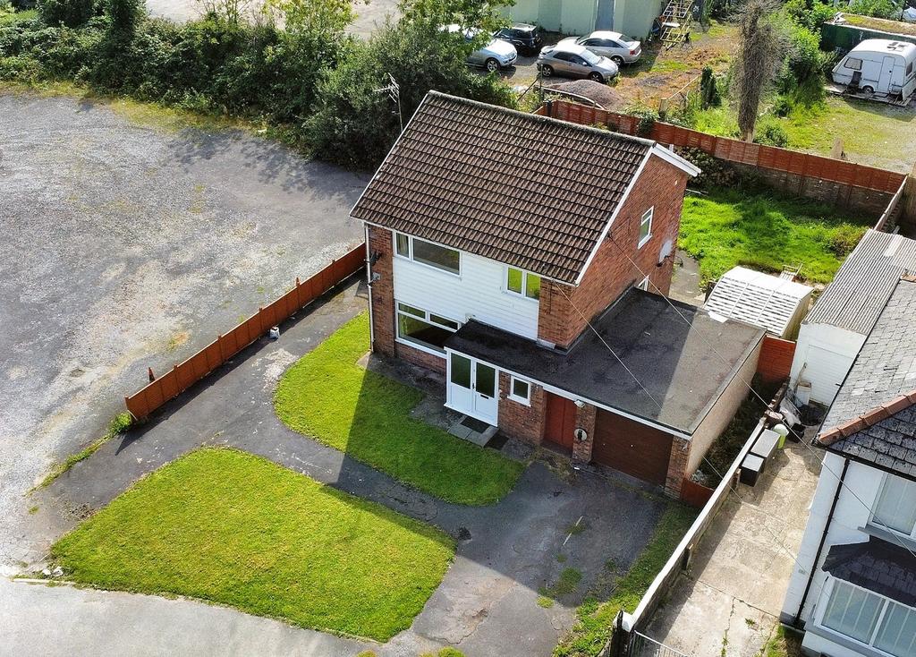 Hope Avenue, Aberkenfig, Bridgend, Bridgend County. CF32 9PR 3 bed