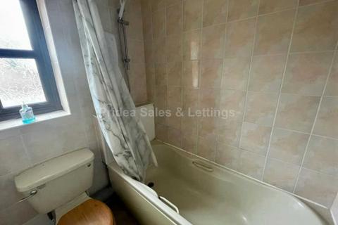 2 bedroom terraced house to rent, Rosemary Court, Lincoln