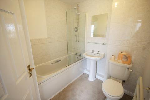2 bedroom flat to rent, Scholars Court, Northampton, NN1