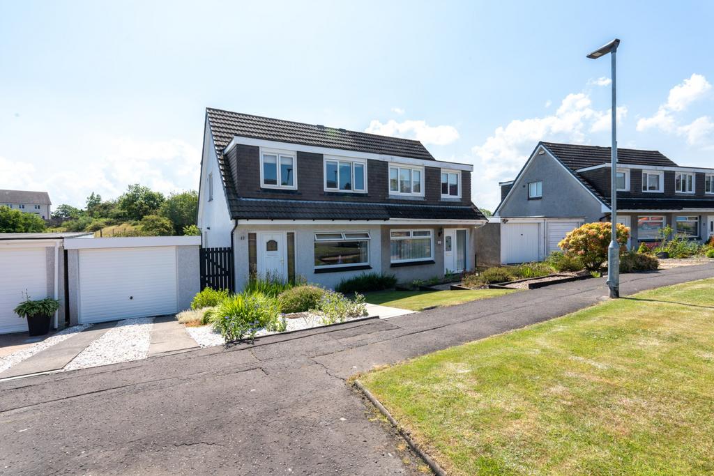 Thorniecroft Place, Condorrat 3 bed semidetached house £220,000