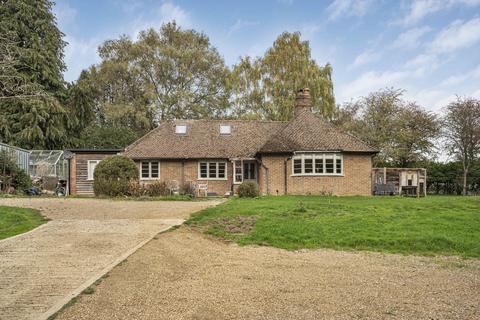 3 bedroom detached bungalow for sale, Beacon Road, Ringshall, Berkhamsted, HP4