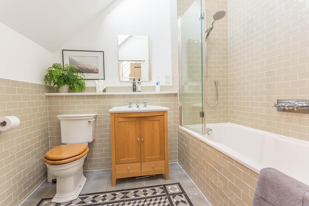 En-Suite Bathroom