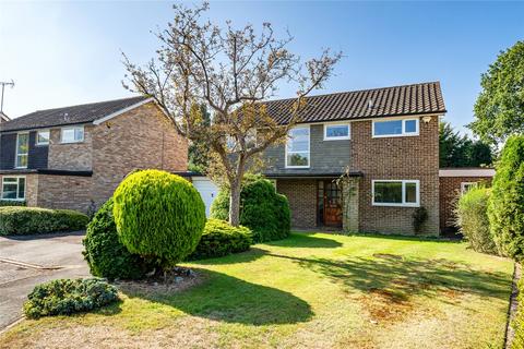 27 Sarum Green, Weybridge, KT13 9RX