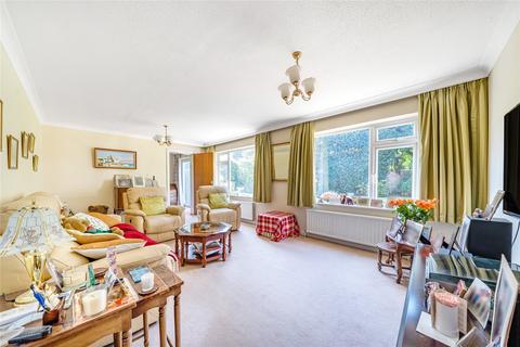 27 Sarum Green, Weybridge, KT13 9RX