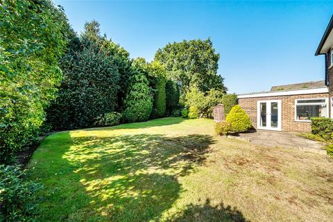 27 Sarum Green, Weybridge, KT13 9RX