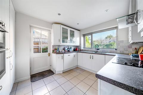 27 Sarum Green, Weybridge, KT13 9RX