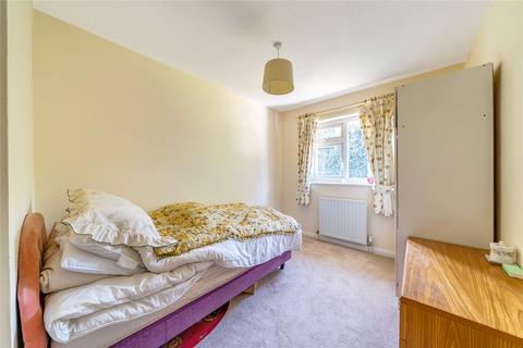 27 Sarum Green, Weybridge, KT13 9RX