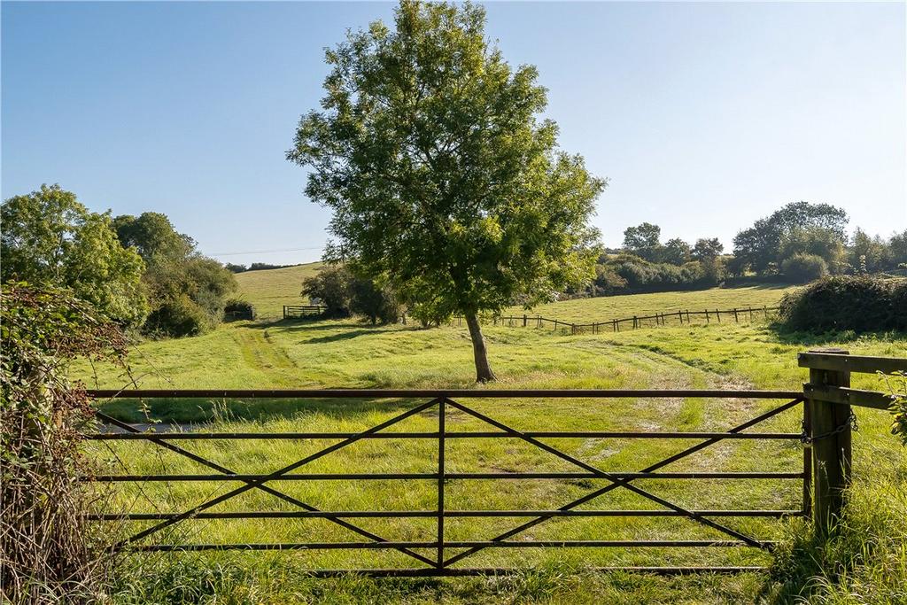 Little Billington, Leighton Buzzard, Bedfordshire, LU7 Equestrian