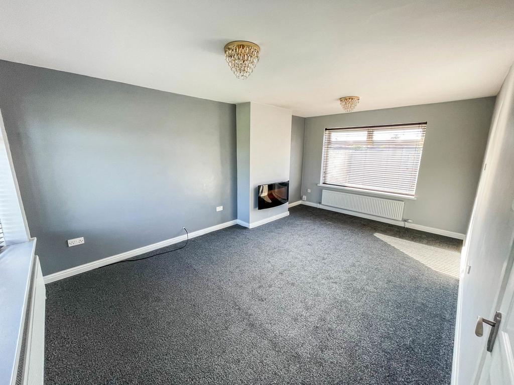 Hall Farm Road, Sunderland, Tyne and Wear, SR3 2UX 3 bed semidetached