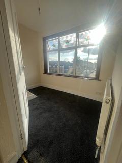 4 bedroom terraced house to rent, Ilford Lane, Essex, IG1 2PF