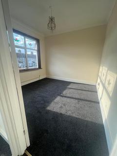 4 bedroom terraced house to rent, Ilford Lane, Essex, IG1 2PF
