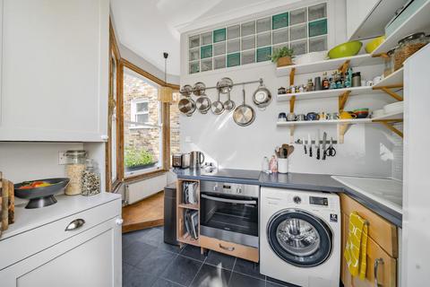 39b Tressillian Road, London, SE4 1YG